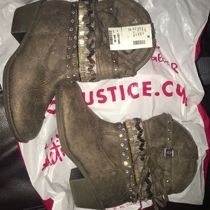Justcie Girls size 1 booties never worn